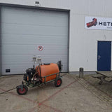 Empas spuitwagen enige tijd stil gestaan met werkende dieselmotor