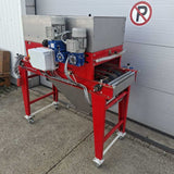 Afstrooiunit geschikt voor het afstrooien van trays, bakken of potten met substraat/bark.